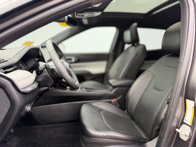 Used 2023 Jeep Compass Limited w/ Sun and Sound Group AWD/4WD image 22