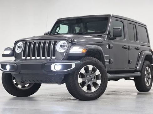 Used 2022 Jeep Wrangler Unlimited Sahara w/ LED Lighting Group AWD/4WD image 6