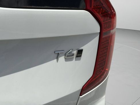 Used 2017 Volvo XC90 T6 Momentum w/ Vision Package AWD/4WD image 9