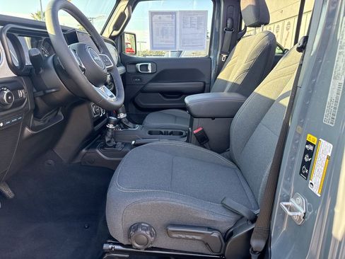 Certified 2025 Jeep Wrangler Unlimited Sahara w/ Safety Group image 15