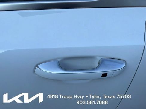 Used 2022 Kia Telluride S FWD image 6