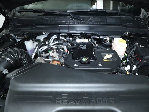 Used 2025 RAM 2500 Big Horn AWD/4WD image 36
