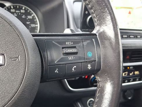 Used 2022 Nissan Rogue SL w/ SL Premium Package image 18