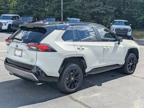 Used 2022 Toyota RAV4 XSE AWD/4WD image 7