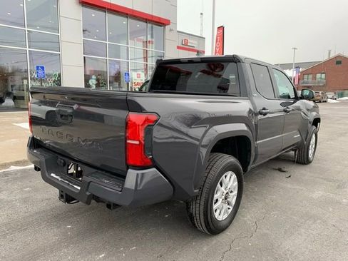 Used 2025 Toyota Tacoma SR5 image 2