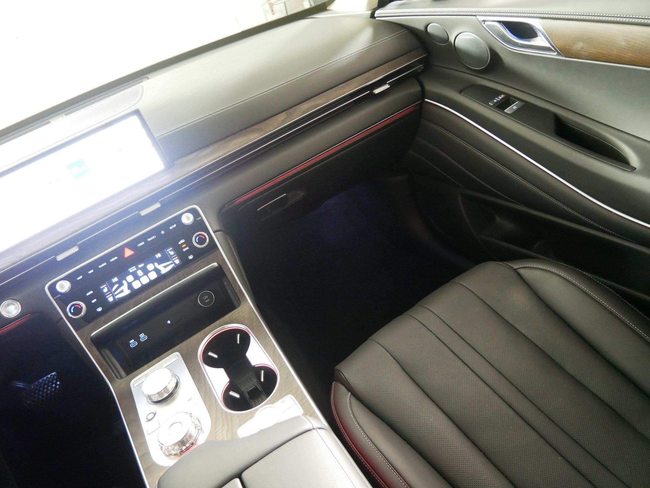 Used 2025 Genesis GV80 2.5T Advanced AWD/4WD image 11