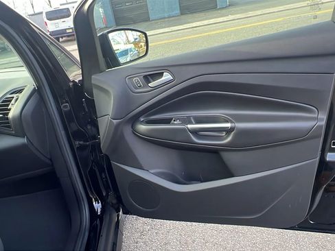 Used 2017 Ford C-MAX SE image 30