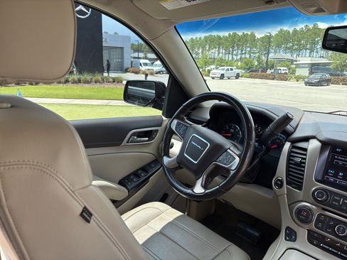 Used 2018 GMC Yukon Denali image 30