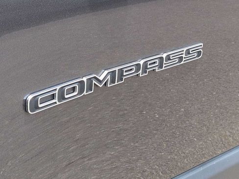 Used 2022 Jeep Compass Latitude AWD/4WD image 13