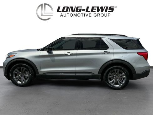 Certified 2022 Ford Explorer XLT w/ Equipment Group 202A RWD image 2