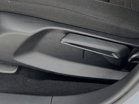 Used 2023 Honda HR-V LX image 16