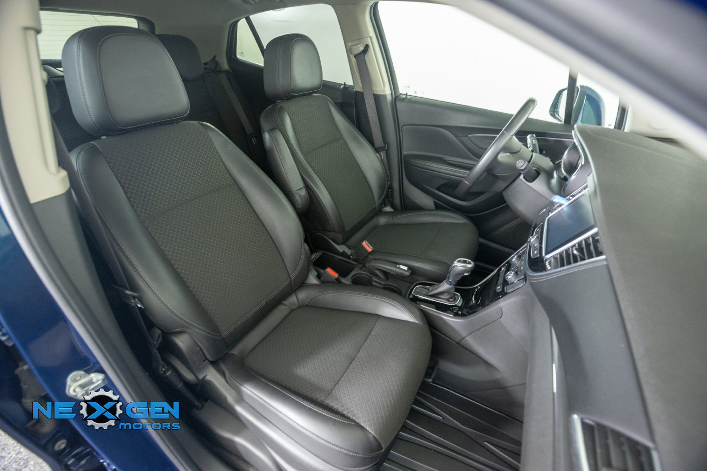 Used 2020 Buick Encore Preferred w/ Safety Package FWD image 43