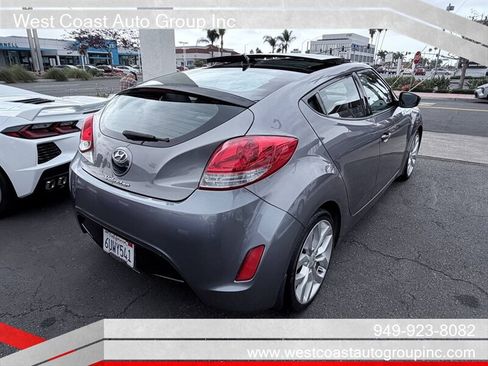 Used 2012 Hyundai Veloster w/ Style Pkg FWD image 4