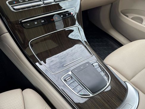 Used 2021 Mercedes-Benz GLC 300 4MATIC image 26