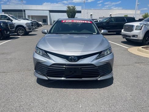 Used 2022 Toyota Camry LE FWD image 2