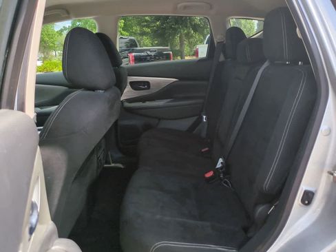 Used 2017 Nissan Murano SV FWD image 13