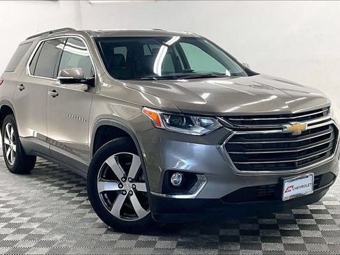 Used 2020 Chevrolet Traverse LT w/ LT Premium Package FWD image 11