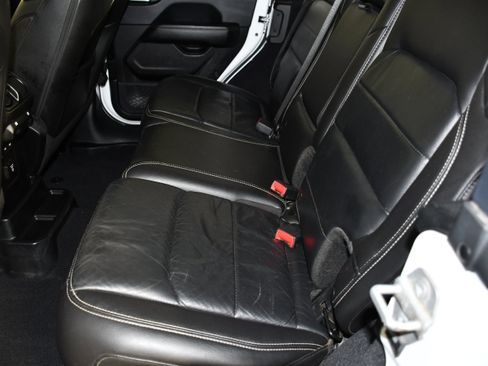 Used 2018 Jeep Wrangler Unlimited Sahara w/ Uconnect 4C Nav & Sound Group image 47