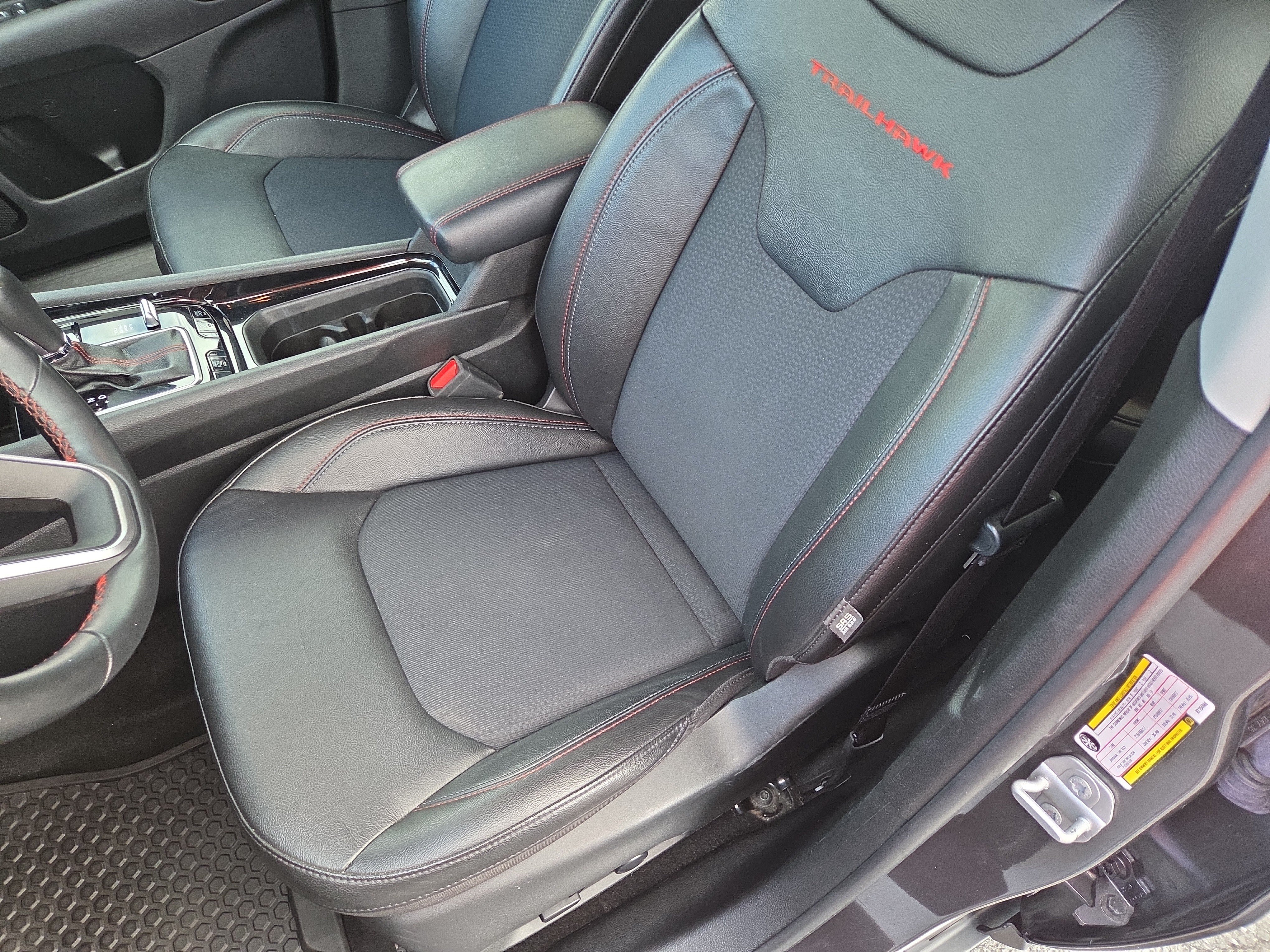 Used 2022 Jeep Compass Trailhawk w/ Trailhawk Convenience Group AWD/4WD image 14