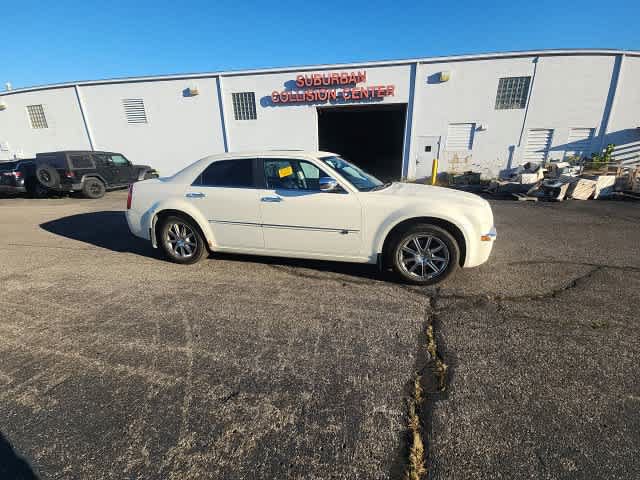 Used 2010 Chrysler 300 C w/ Luxury Group II AWD/4WD image 10
