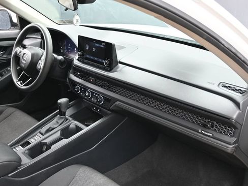 Used 2025 Honda Accord LX image 33