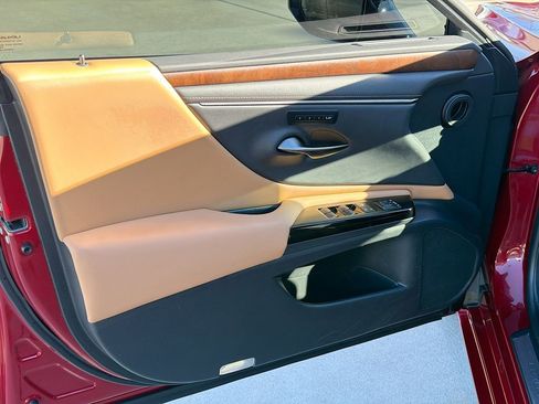 Used 2023 Lexus ES 350 w/ Premium Package image 17