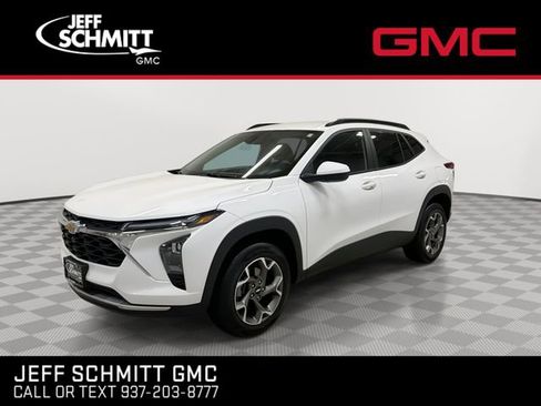 Certified 2025 Chevrolet Trax LT w/ LT Convenience Package FWD image 6