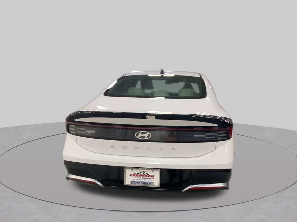Used 2025 Hyundai Sonata SEL FWD image 10