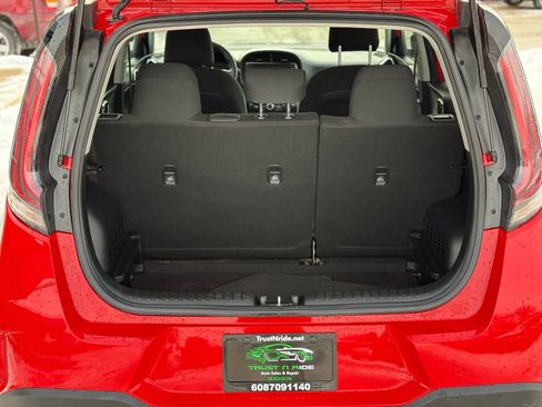 Used 2025 Kia Soul LX image 19