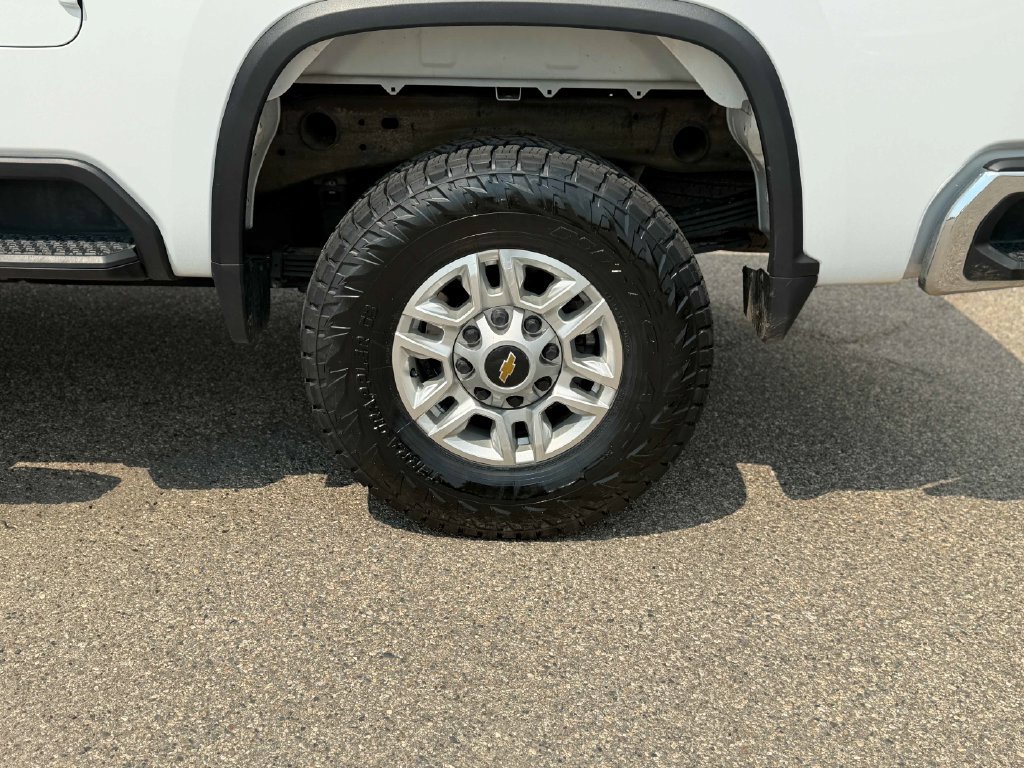 Used 2025 Chevrolet Silverado 2500 LT w/ Convenience Package AWD/4WD image 14