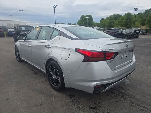 Used 2019 Nissan Altima 2.5 S FWD image 5