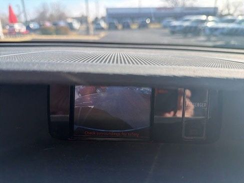 Used 2013 Toyota Sienna LE w/ Towing Pkg FWD image 17