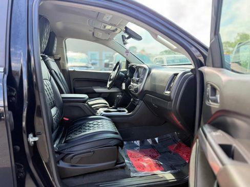 Used 2019 Chevrolet Colorado LT AWD/4WD image 12