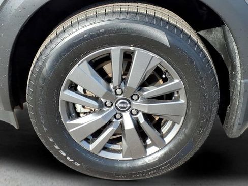 Used 2025 Nissan Pathfinder S AWD/4WD image 10