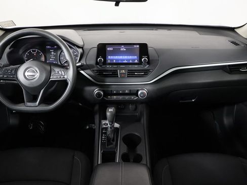 Used 2024 Nissan Altima 2.5 S FWD image 13