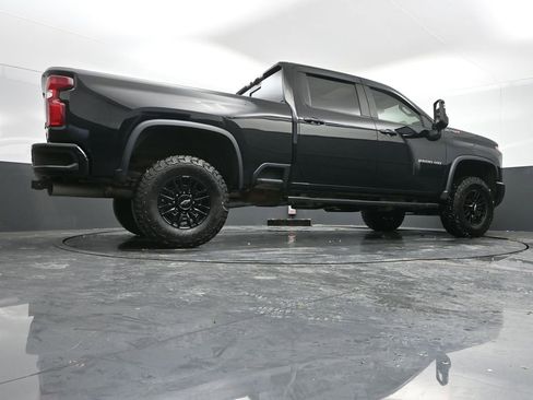 Used 2024 Chevrolet Silverado 2500 ZR2 w/ Technology Package AWD/4WD image 47