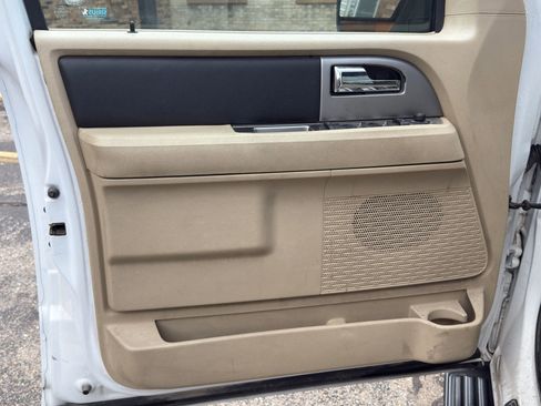 Used 2017 Ford Expedition EL XLT w/ Equipment Group 202A AWD/4WD image 27