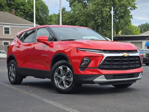 Used 2023 Chevrolet Blazer LT w/ Driver Confidence Package FWD image 2