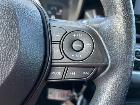 Used 2022 Toyota Corolla LE FWD image 19