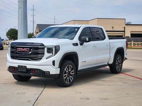 Used 2025 GMC Sierra 1500 AT4 w/ AT4 Premium Package AWD/4WD image 2