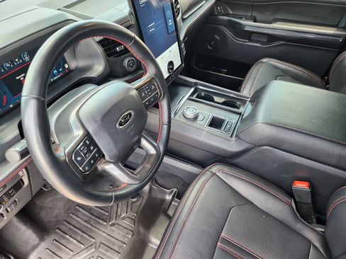 Used 2024 Ford Expedition Limited RWD image 13