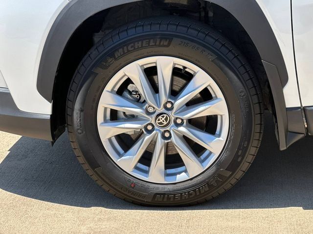 New 2026 Toyota Corolla Cross LE FWD image 9