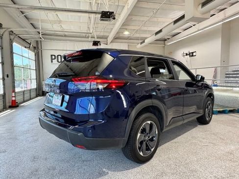 Used 2025 Nissan Rogue SV FWD image 13