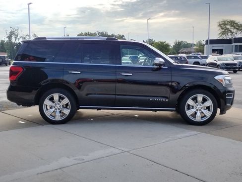 Used 2024 Ford Expedition Platinum AWD/4WD image 4