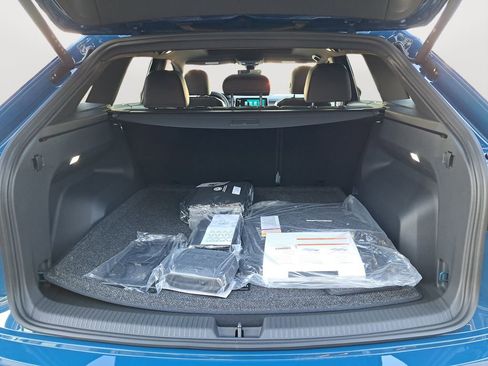 New 2025 Volkswagen Atlas Cross Sport SEL image 28