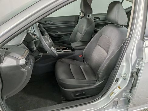 Used 2024 Nissan Altima 2.5 SV FWD image 12