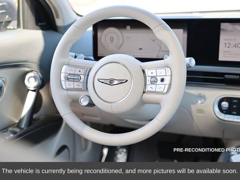 Used 2025 Genesis GV60 Advanced image 25