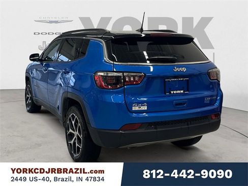 Used 2024 Jeep Compass Limited image 3