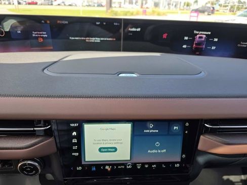 New 2025 Lincoln Navigator Reserve image 24