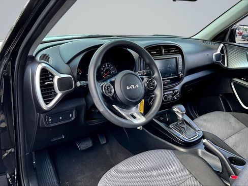 Used 2022 Kia Soul LX FWD image 19